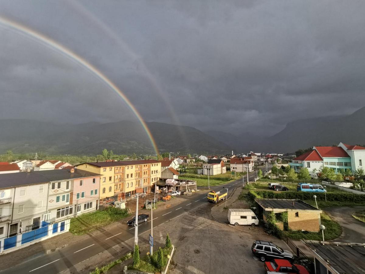 Hotel Rosi Gusinje Екстер'єр фото